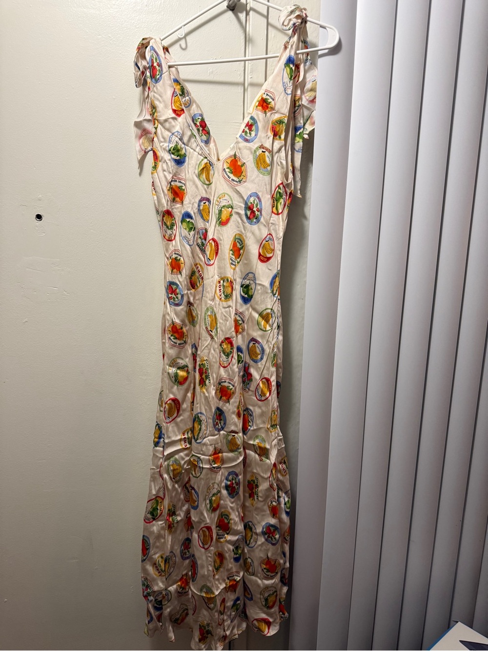 π ASTR The Label Fruit Print Satin Maxi Dress β NWT β Size Large πππ - Picture 8 of 8